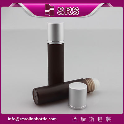 Producent 30 ml plastikowej butelki czarnej i 30 ml pustych butelek rolkowych