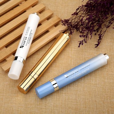 AY-15ML Gradient Blue Airless Pump Bottle With Roll On Steel Ball Under Eye Massager Packaging (Botelka pompy bez powietrza w kolorze niebieskim z rolką stalową pod opakowaniem do masażu oczu)
